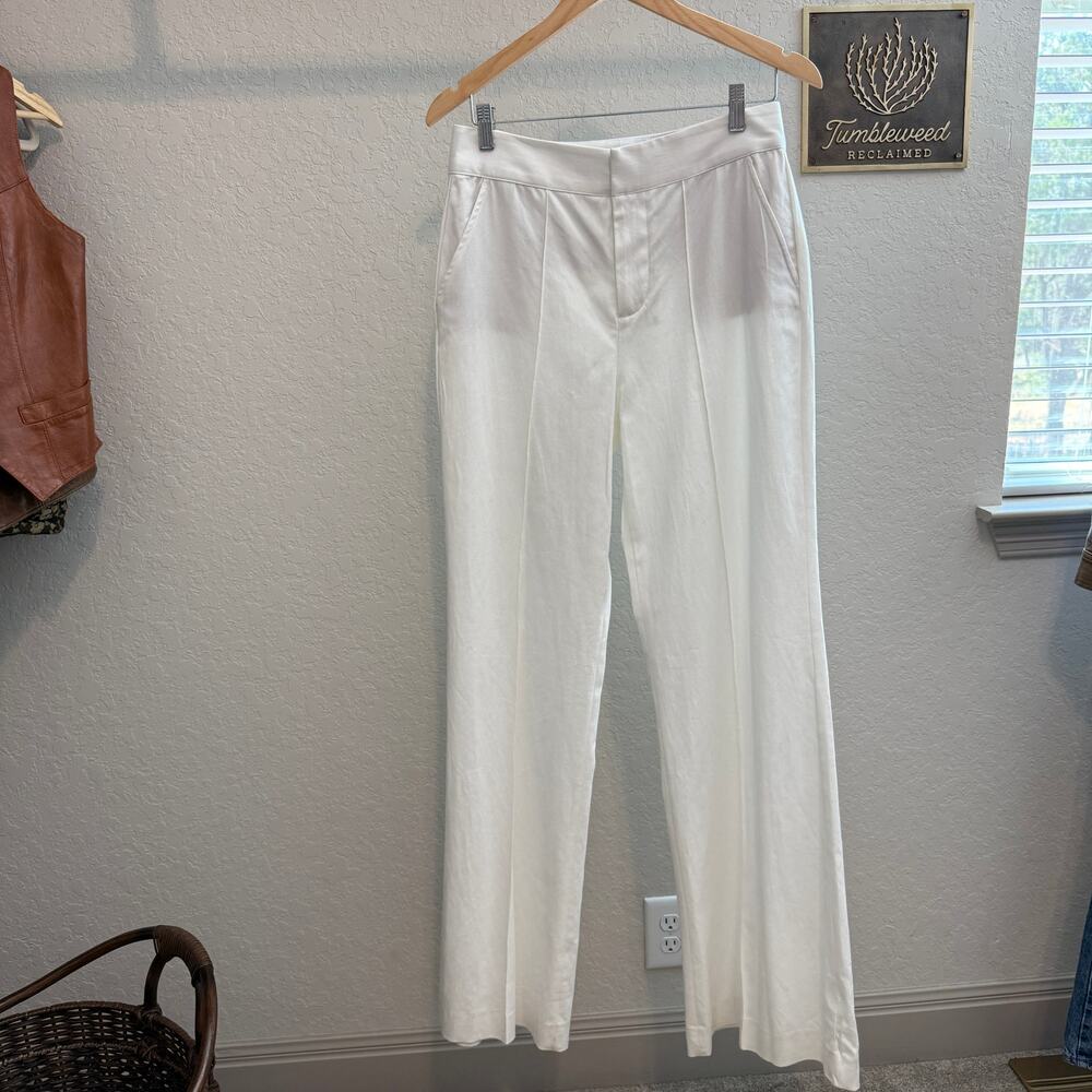 Women's Alice & Olivia White Seamed Flare Bottom Dress Pants Size 8 NWOT - Picture 2 of 13